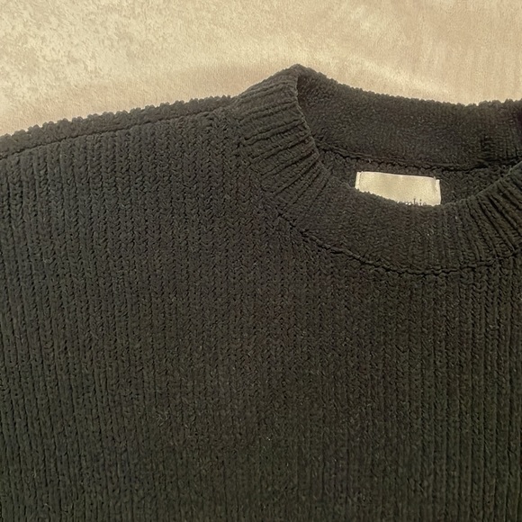Abercrombie & Fitch Chenille Wedge Crew Sweater - Picture 12 of 13